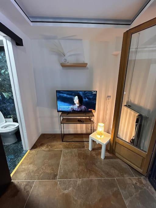 Apartment Petit Et Son Abrite